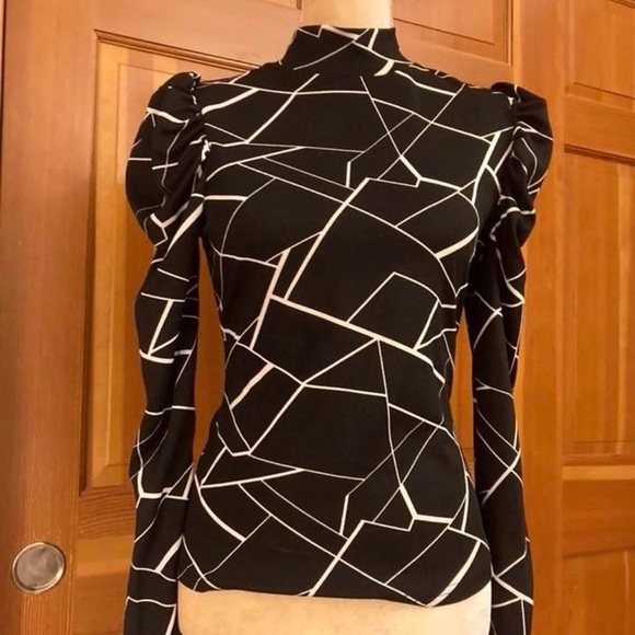 Cracked Glass Long Tee. - Picture 6 of 16